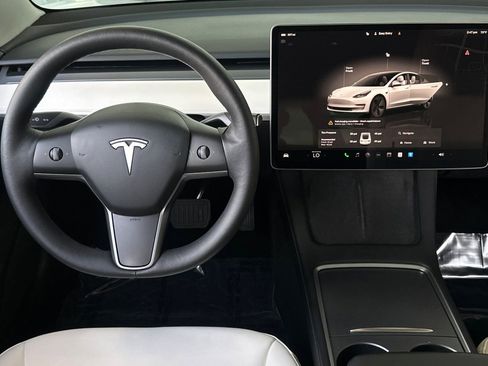 Used 2022 Tesla Model 3 image 28