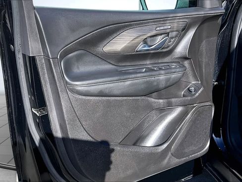 Used 2024 GMC Terrain SLT image 28