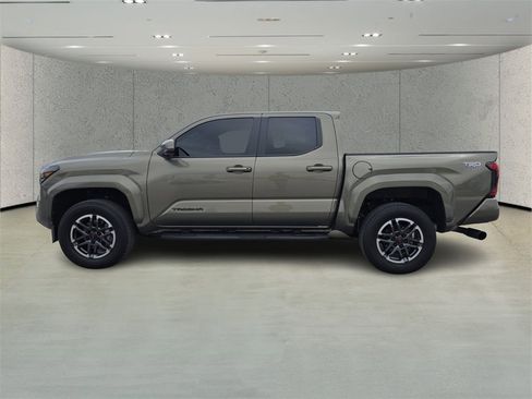 Used 2024 Toyota Tacoma TRD Sport image 6