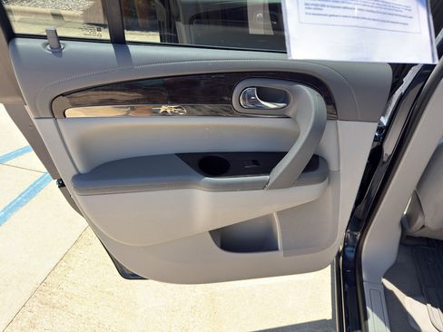 Used 2017 Buick Enclave Convenience FWD image 14