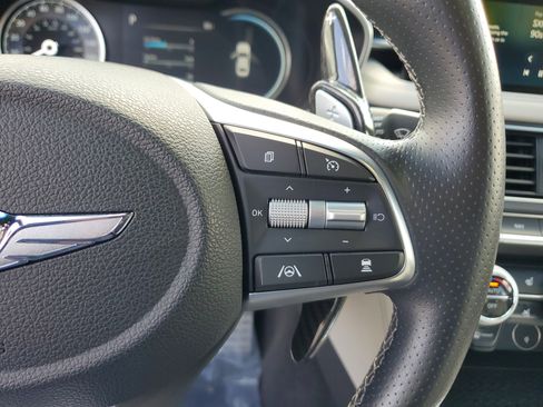 Used 2023 Genesis G70 3.3T w/ Sport Prestige Package image 28