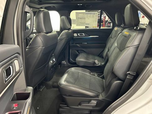New 2027 Ford Explorer Tremor w/ Sun And Sound Package AWD/4WD image 30