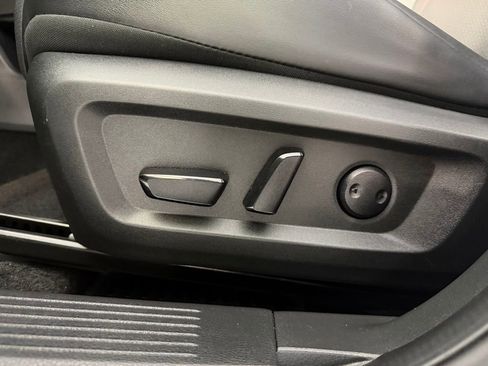 Used 2024 Nissan Rogue SV w/ SV Premium Package FWD image 22