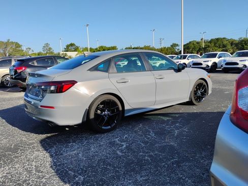 Used 2025 Honda Civic Sport image 4