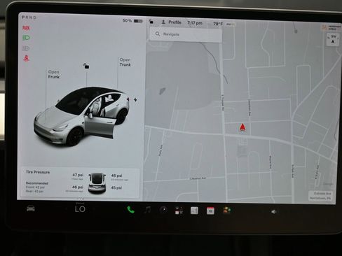 Used 2022 Tesla Model Y Long Range AWD/4WD image 25