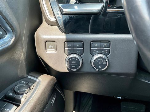 Used 2022 GMC Sierra 1500 SLT w/ SLT Premium Plus Package AWD/4WD image 38