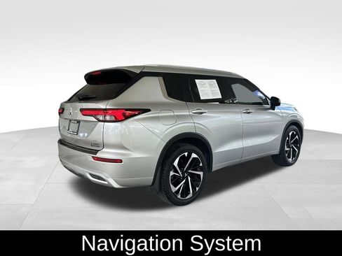 Used 2024 Mitsubishi Outlander SEL FWD image 3