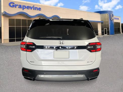 New 2026 Honda Pilot Elite image 4