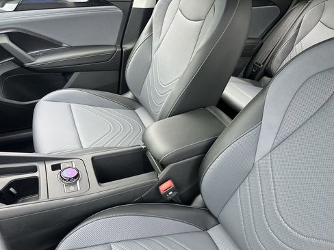 New 2025 Volkswagen Tiguan SE image 21