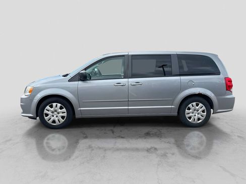 Used 2014 Dodge Grand Caravan SE w/ Quick Order Package 29E SE FWD image 2
