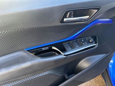 Used 2020 Toyota C-HR XLE image 8