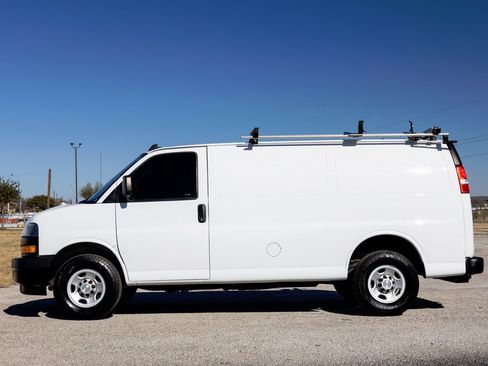 Used 2021 Chevrolet Express 2500 w/ Enhanced Convenience Package image 8