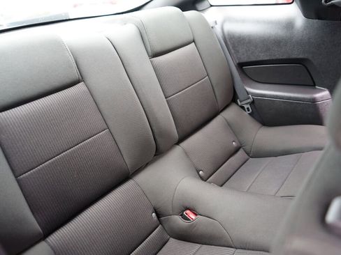 Used 2010 Ford Mustang Coupe image 11