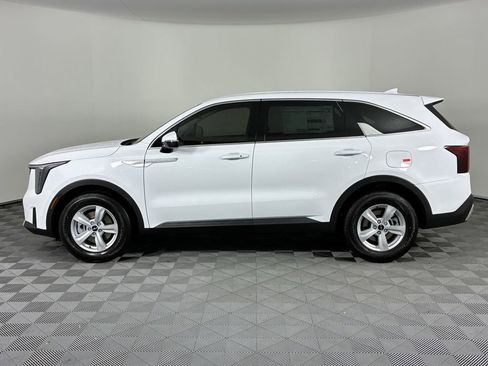 New 2026 Kia Sorento LX image 4