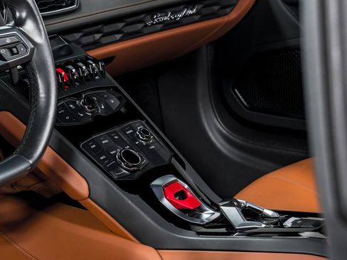 Used 2016 Lamborghini Huracan LP 610-4 AWD/4WD image 22