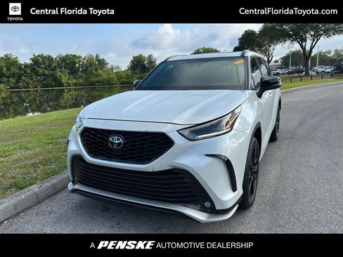 Used 2023 Toyota Highlander XSE FWD image 1