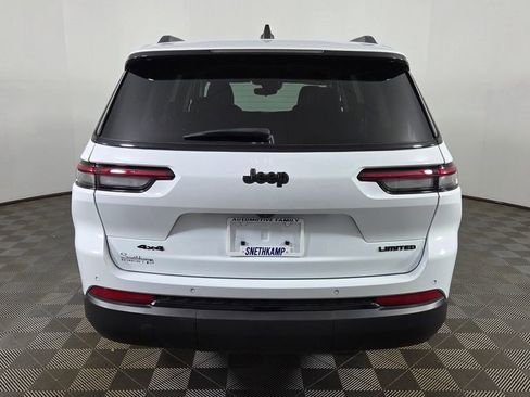 Used 2023 Jeep Grand Cherokee L Limited w/ Black Appearance Package AWD/4WD image 8