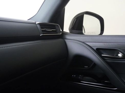 Used 2024 Lexus LX 600 4WD w/ Appearance Package image 36