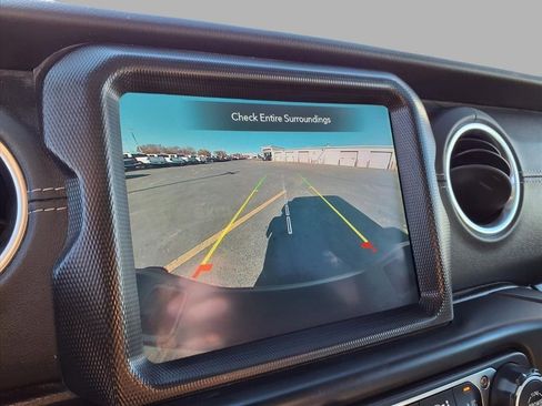 Used 2020 Jeep Gladiator Overland image 6