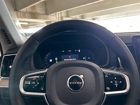 New 2026 Volvo XC90 B6 Plus w/ Protection Package Premier image 12