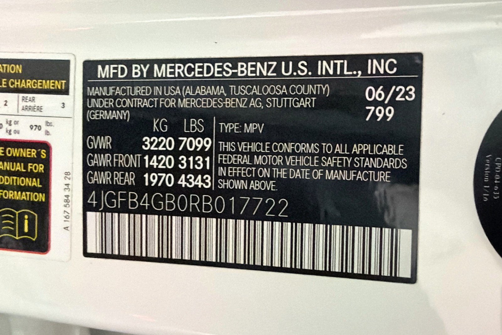 Certified 2024 Mercedes-Benz GLE 450e 4MATIC w/ AMG Line Exterior image 27