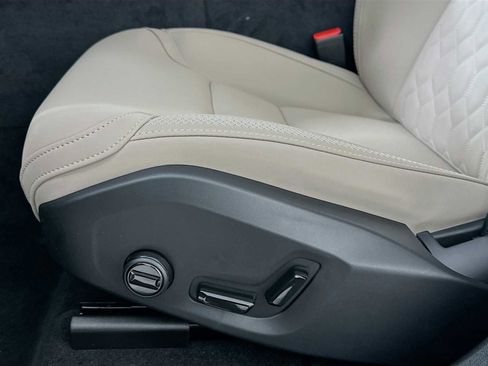 New 2026 Volvo XC60 B5 Core image 18