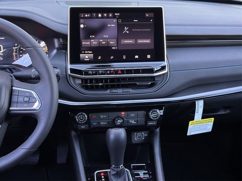 New 2026 Jeep Compass Latitude image 14