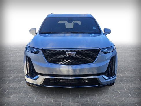 Certified 2025 Cadillac XT6 Premium Luxury image 2