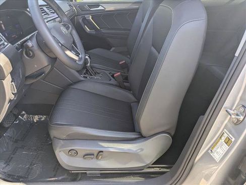 Used 2023 Volkswagen Tiguan SE FWD image 15