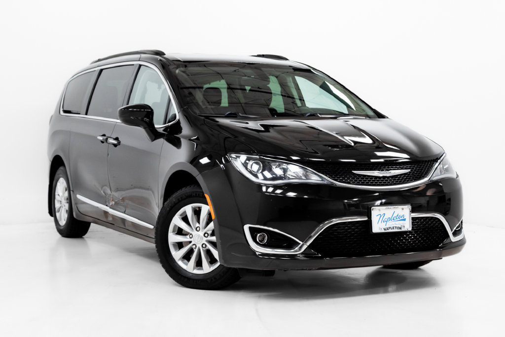 Used 2017 Chrysler Pacifica Touring-L FWD image 6