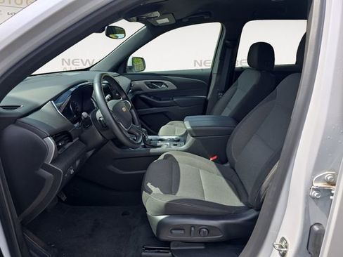 Used 2023 Chevrolet Traverse LT AWD/4WD image 9