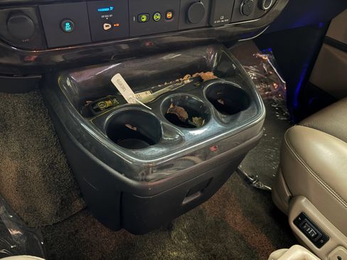 Used 2017 Chevrolet Express 2500 Extended RWD image 22
