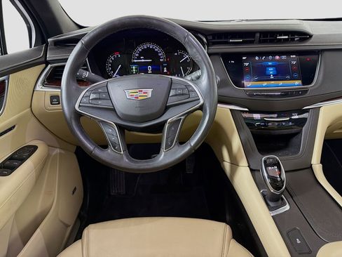 Used 2018 Cadillac XT5 Luxury w/ Driver Awareness Package FWD image 26