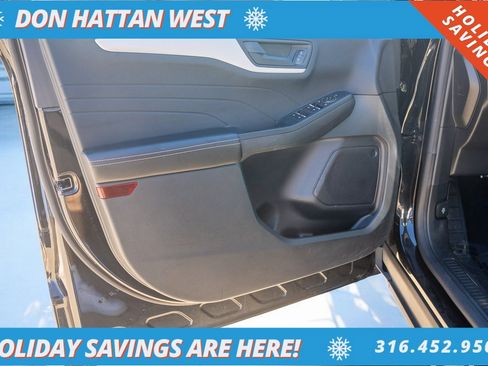 Used 2022 Ford Escape SE w/ Cold Weather Package image 16