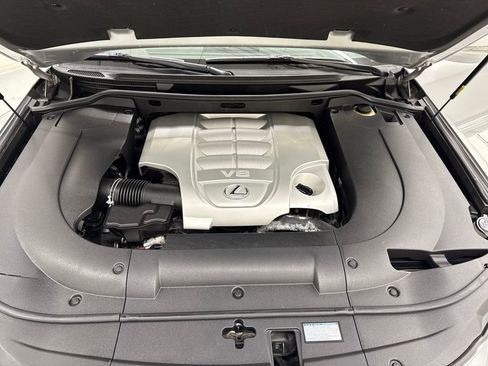 Used 2013 Lexus LX 570 4WD image 11