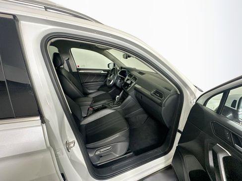 Used 2023 Volkswagen Tiguan SE image 29