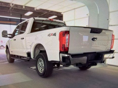 Used 2023 Ford F250 XL w/ XL Chrome Package AWD/4WD image 2