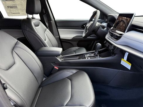 New 2025 Jeep Compass Limited image 15