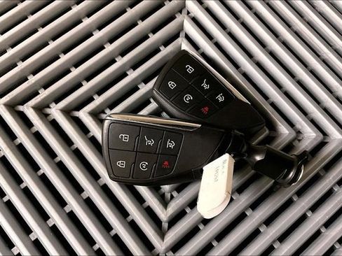 Used 2024 Chevrolet Suburban High Country image 12