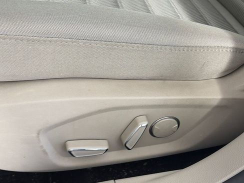 Used 2018 Ford Fusion SE image 26