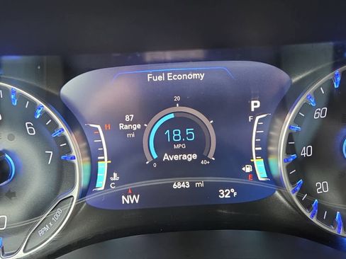 Used 2025 Chrysler Pacifica Select image 20