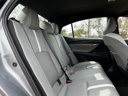 Used 2025 Toyota Camry SE w/ Convenience Package image 26