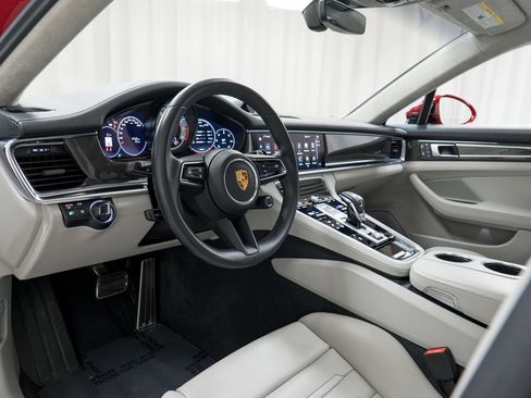 Certified 2022 Porsche Panamera Turbo S AWD/4WD image 4
