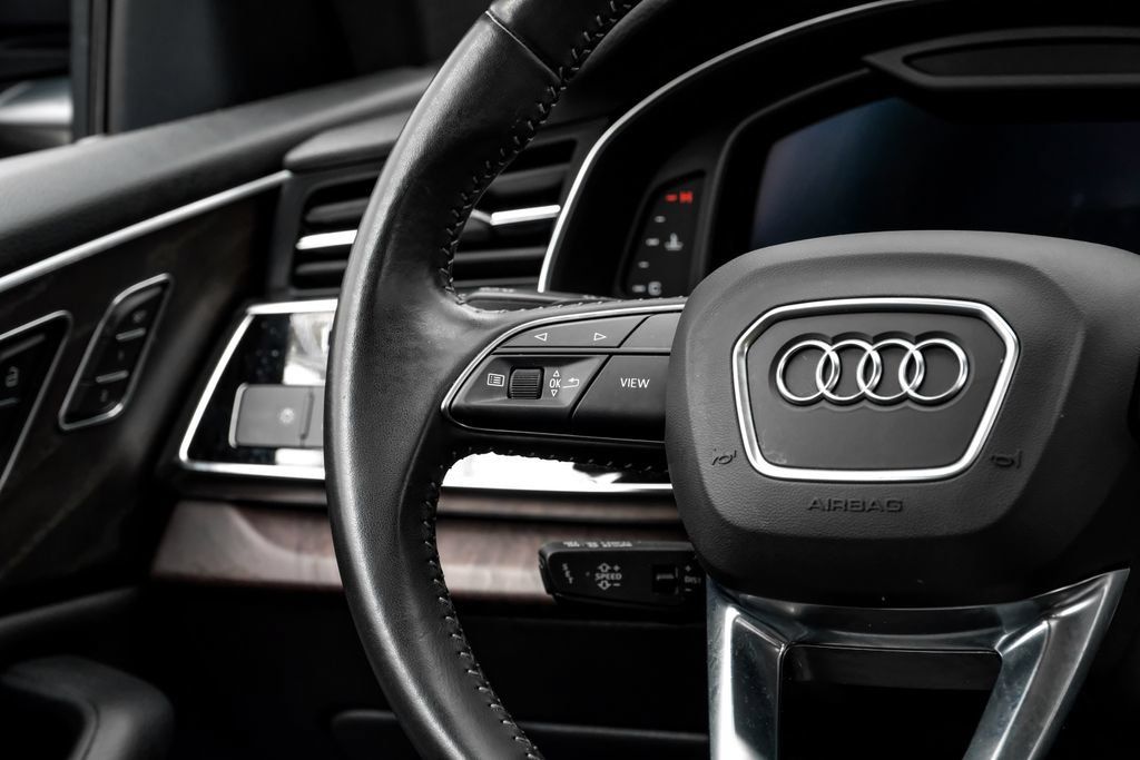 Used 2019 Audi Q8 Premium Plus AWD/4WD image 18