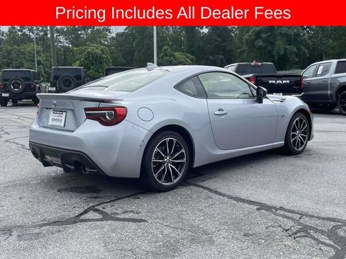 Used 2020 Toyota 86 RWD image 5