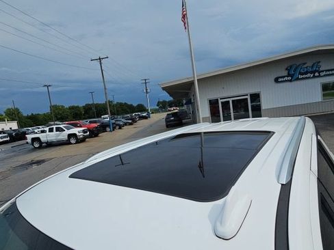 Used 2022 Chevrolet Tahoe LT AWD/4WD image 10