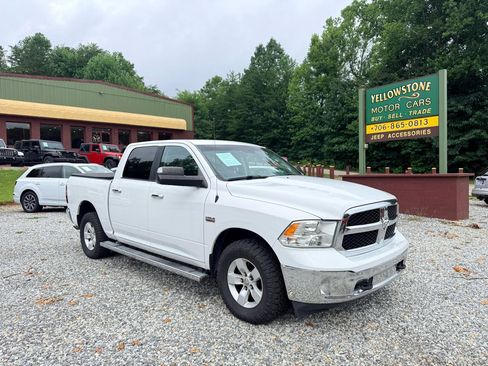 Used 2017 RAM 1500 Classic SLT AWD/4WD image 2