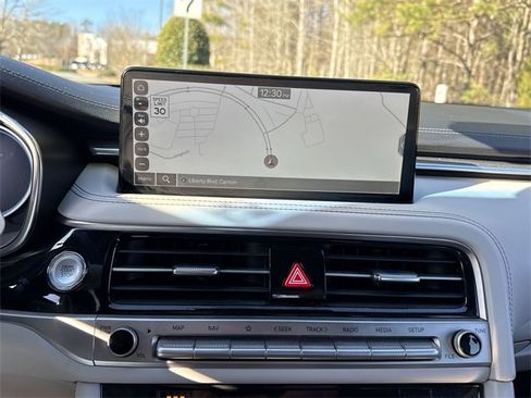 Used 2025 Genesis G70 2.5T image 20