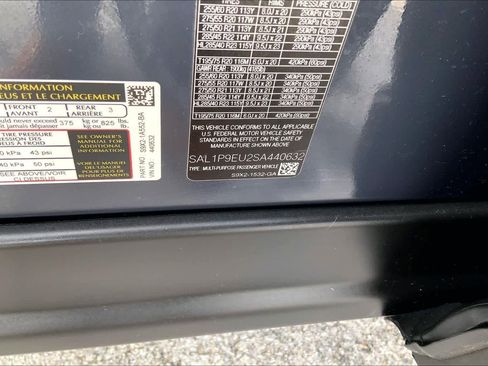 Used 2025 Land Rover Range Rover Sport SE image 30