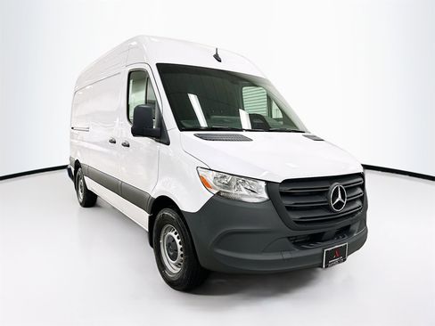 Used 2025 Mercedes-Benz Sprinter 2500 image 1